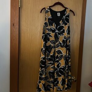 AK women’s Beautiful Gold and black floral silky knee length dress